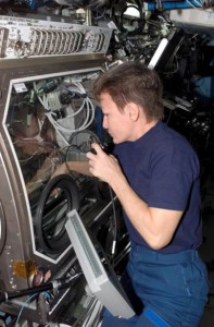 Expedition 16 Commander Peggy Whitson works with the Investigating the Structure of Paramagnetic Aggregates from Colloidal Emulsions-2 (InSPACE-2) study using the Microgravity Science Glovebox (MSG) in the U.S. Laboratory/Destiny. (NASA)