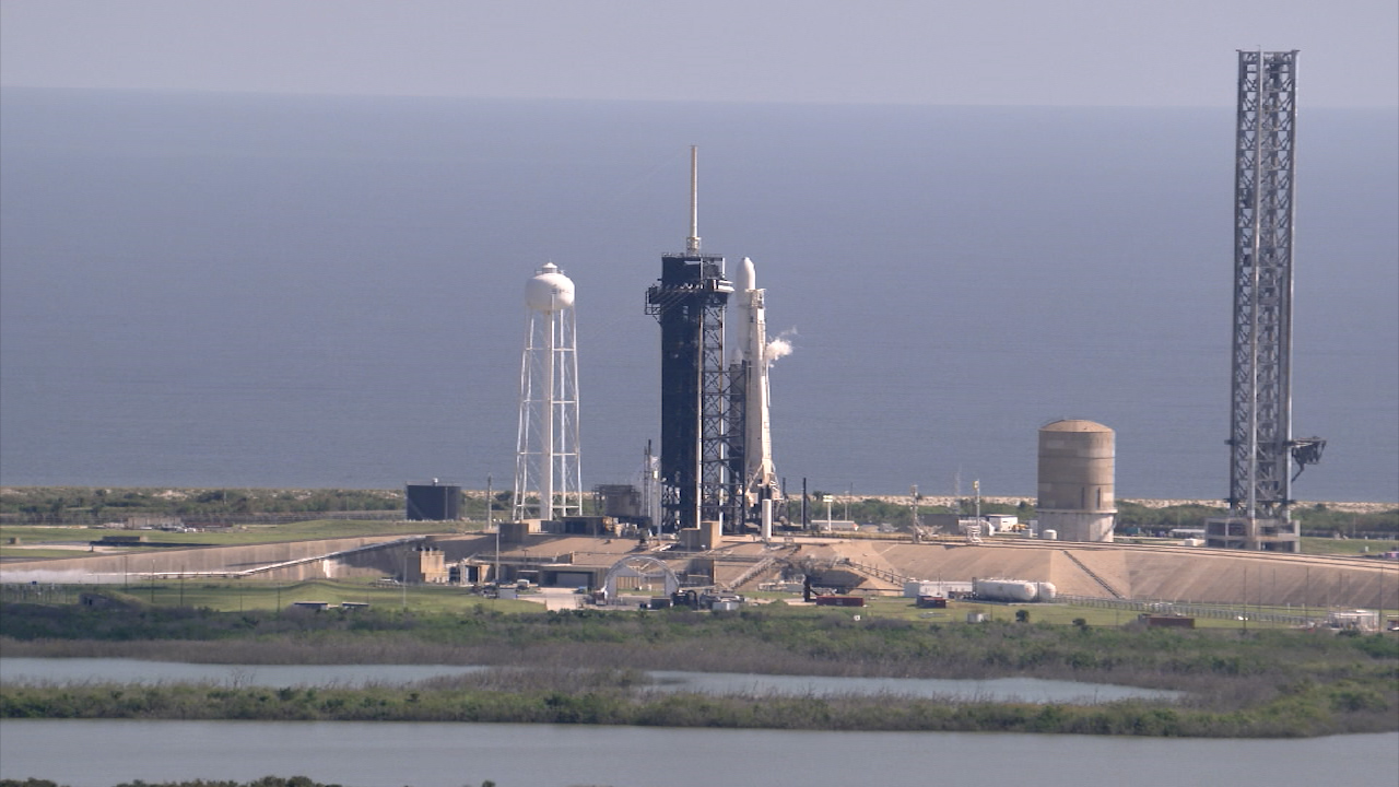 NASA’s Europa Clipper spacecraft and SpaceX’s Falcon Heavy rocket stands at Launch Pad 39A on Sunday, Oct. 13, 2024, at the agency’s Kennedy Space Center in Florida ahead of launch to Jupiter’s icy moon, Europa. 