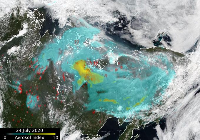 Dense cloud of smoke from Siberian fires covers huge area.