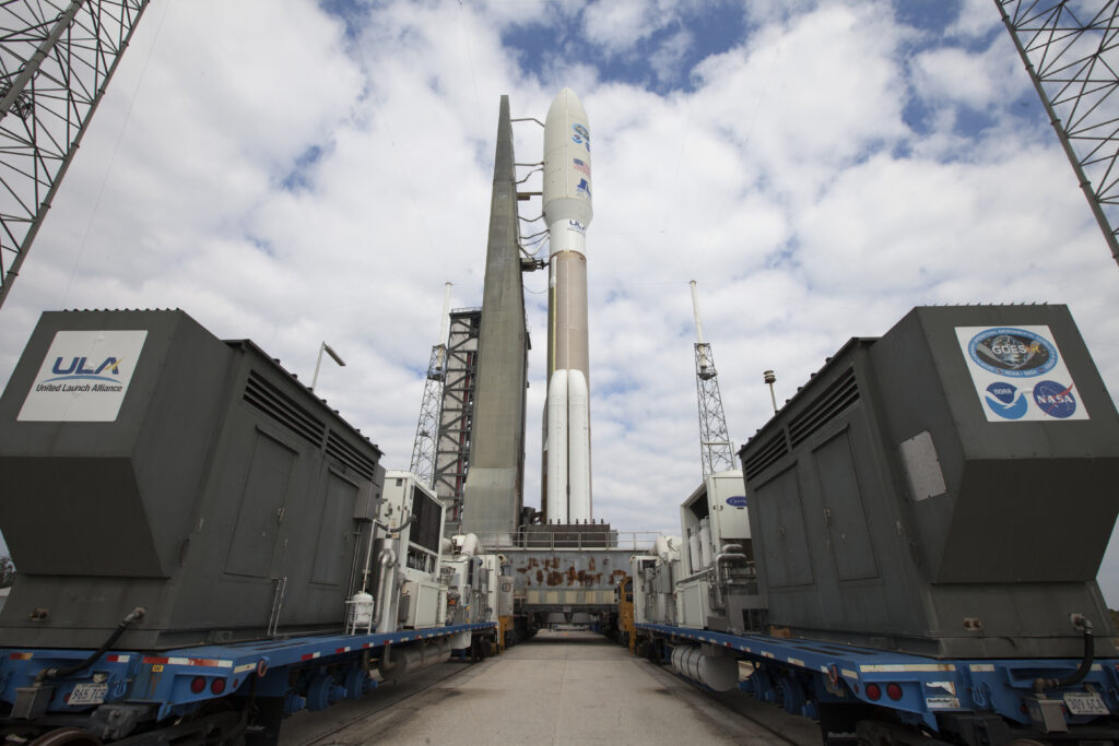 GOES-R being rolled out aboard ULA's Atlas V rocket, from VIF to Pad 41.