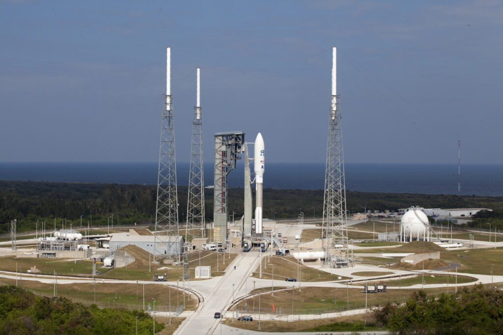 GOES-R being rolled out aboard ULA's Atlas V rocket, from VIF to Pad 41.