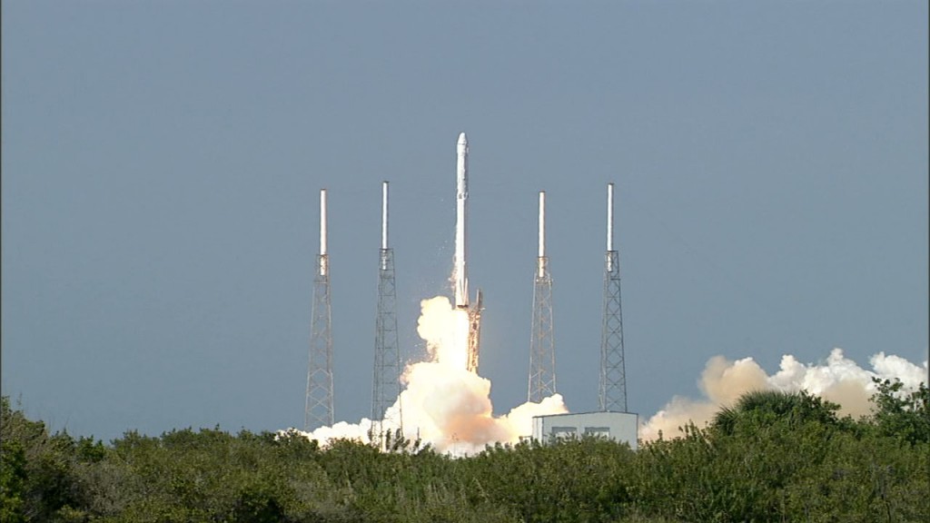 SpaceX CRS-6 Liftoff