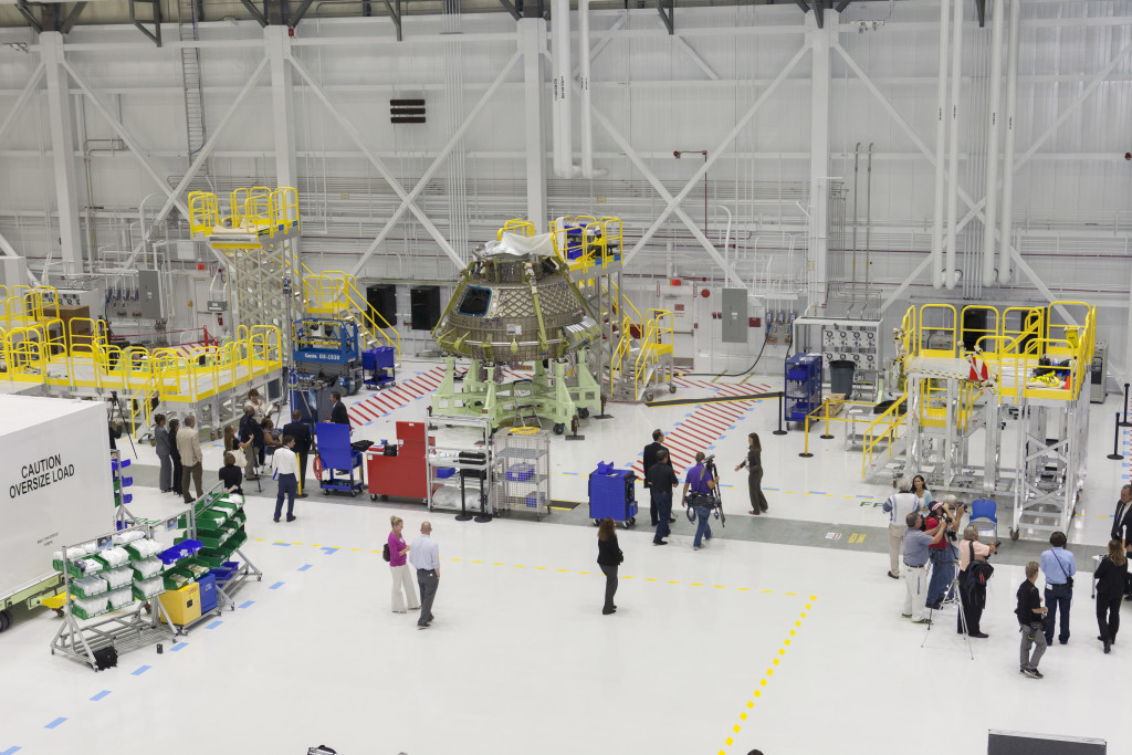 Boeing unveils its modernized high bay in the Commercial Crew and Cargo Processing Facility at Kennedy Space Center