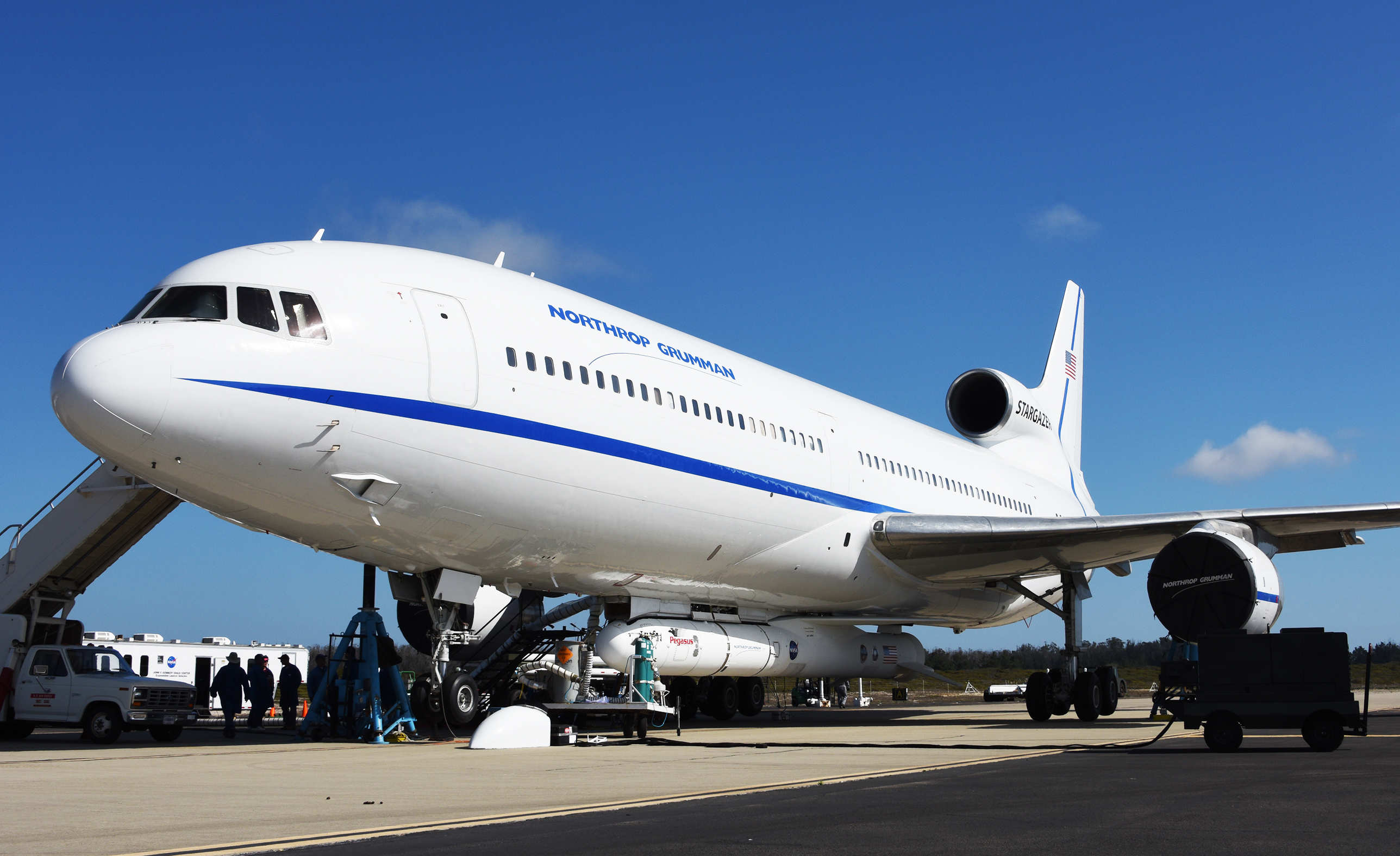 Самолеты запущенные. L-1011 Stargazer. Lockheed l-1011 Stargazer. Pegasus XL L-1011. Stargazer самолет.