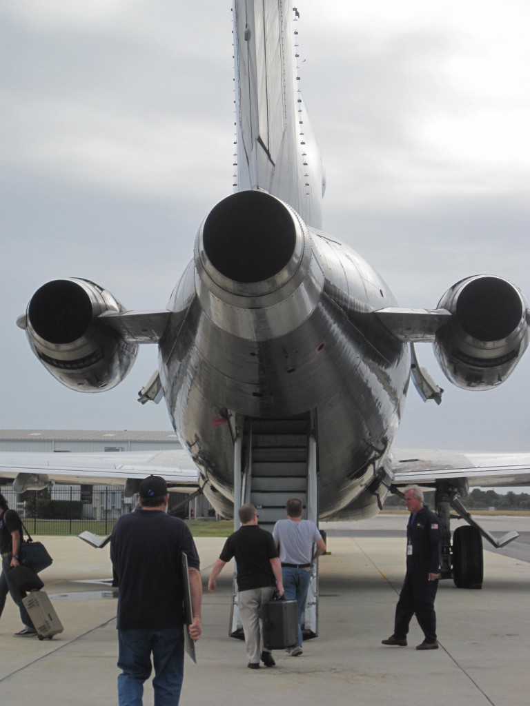 Loading payloads onto the plane