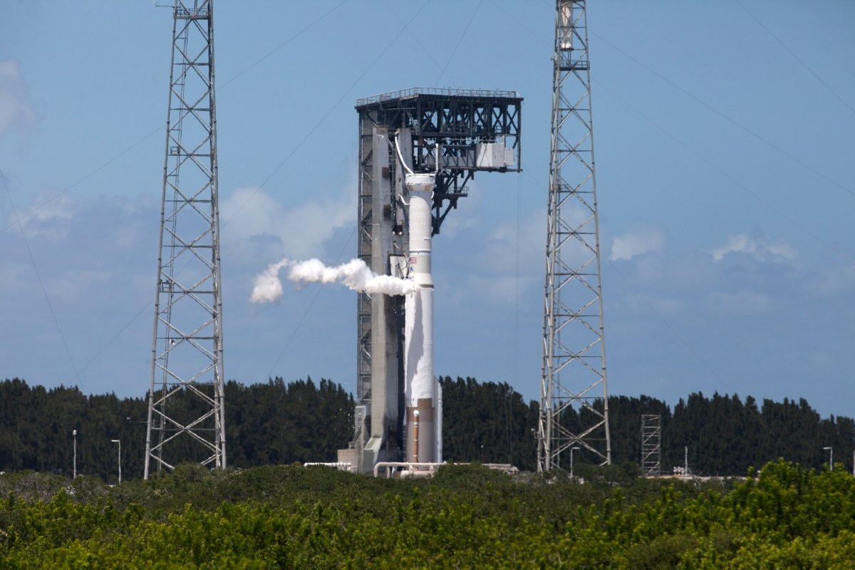 Atlas V Team Conducts Wet Dress Rehearsal