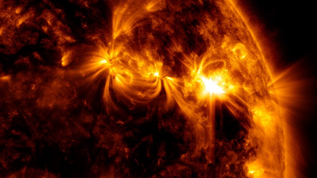 Mid-Level Solar Flare Erupts From Sun – Solar Cycle 25