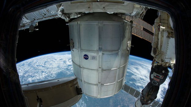 Watch NASA TV at 8 a.m. EDT for Robotics Move – Space Station