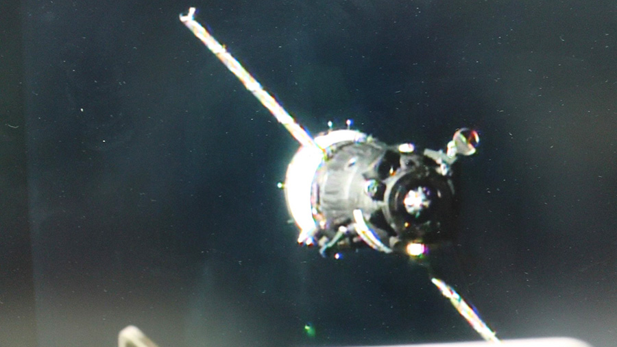 Soyuz Approaches Station