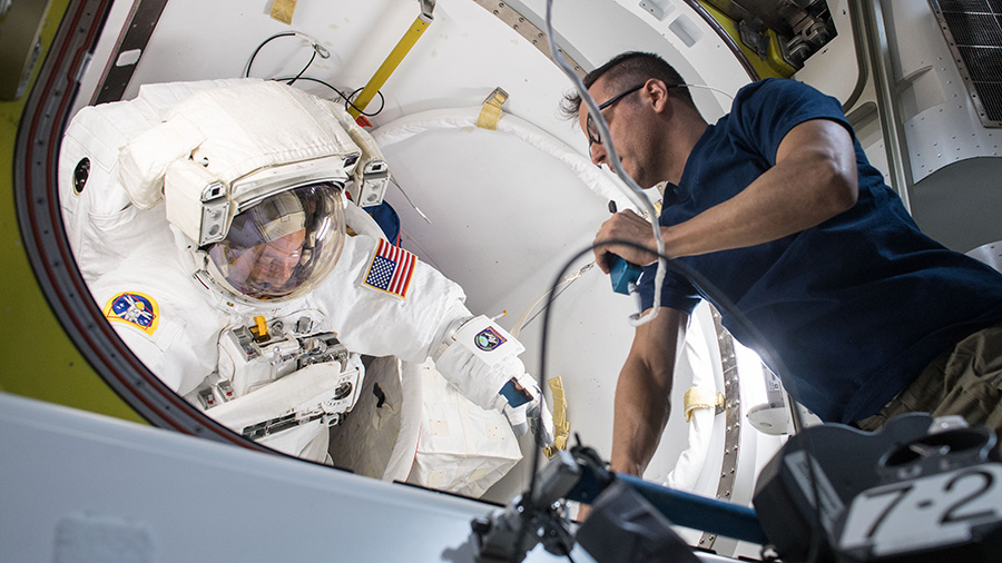 NASA Astronauts Wrap Up First Spacewalk of 2018 Blog_iss054e022335