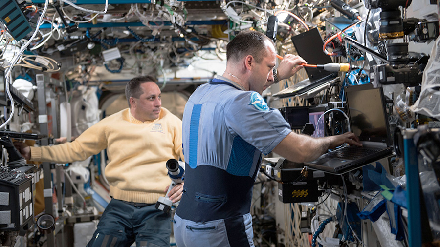 Cosmonauts Anton Shkaplerov and Alexander Misurkin