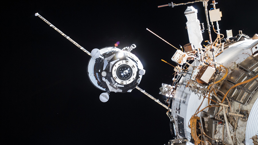 The Russian Progress 69 resupply ship approaches the aft end of the Zvezda service module