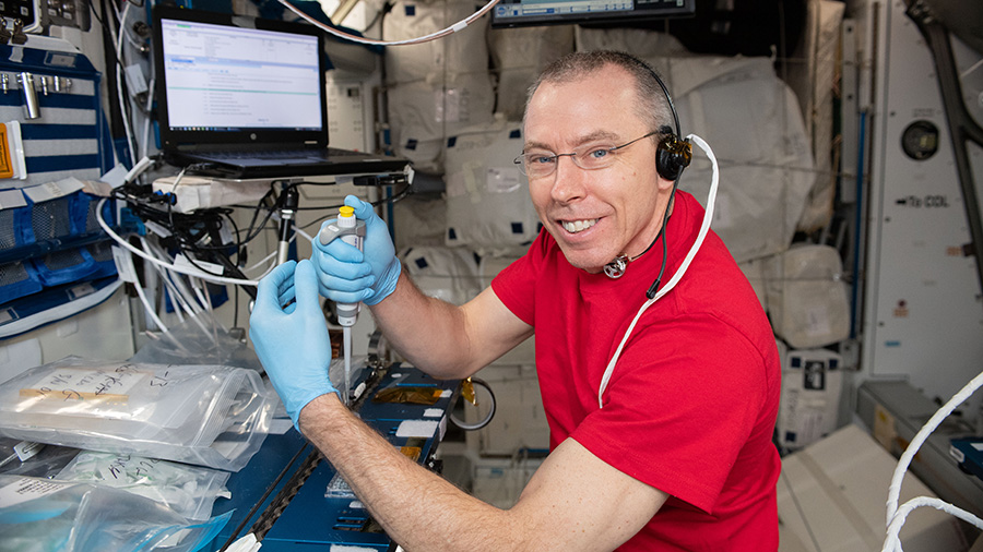 Expedition 56 Commander Drew Feustel 