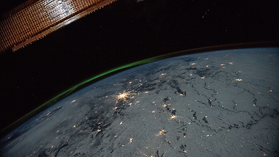 Nighttime view of the Earth's limb with an aurora