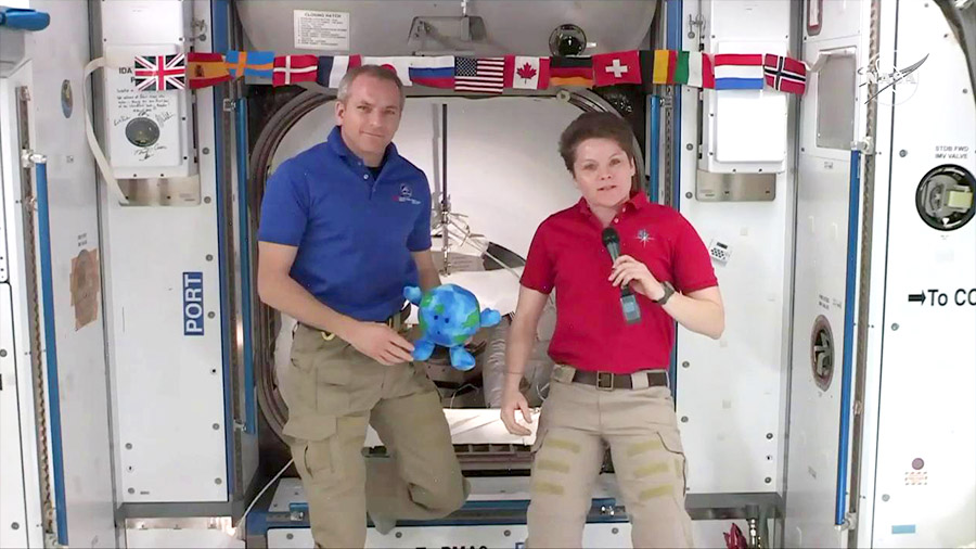 Astronauts Anne McClain and David Saint-Jacques