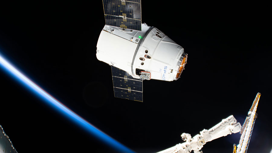 The SpaceX Dragon cargo craft approaches its capture point 