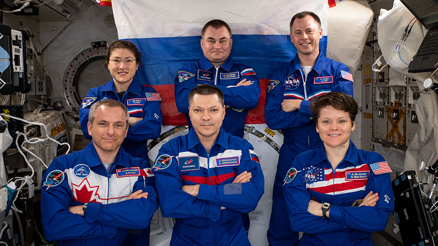 The Expedition 59 crewmembers