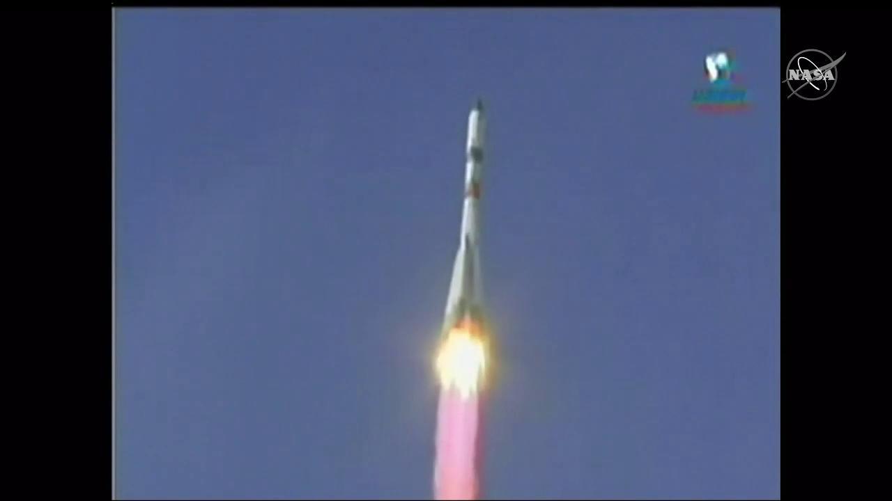 https://blogs.nasa.gov/spacestation/wp-content/uploads/sites/240/2019/12/snaps_about-progress-74-launch-media-on-new-nasa-tv-2-media-_h5.jpg