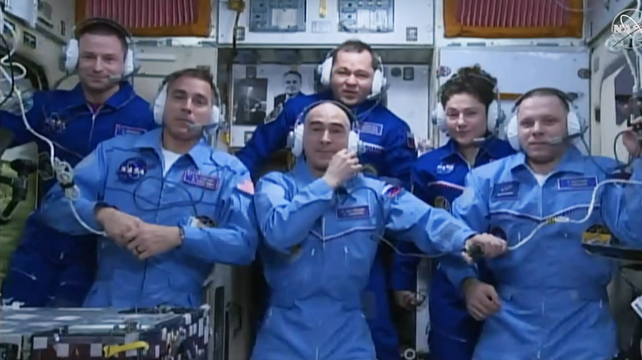 The new Expedition 63 crew joined the Expedition 62 crew today