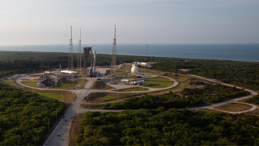 A United Launch Alliance Atlas V rocket with Boeing’s CST-100 Starliner spacecraft aboard is seen on the launch pad at Space Launch Complex 41 ahead of the Orbital Flight Test-2 mission. Credit: NASA/Joel Kowsky.