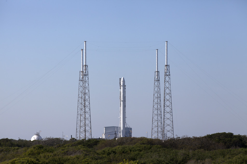 Photo of SpaceX Falcon 9 rocket at Pad 40 prior to launch on CRS-8