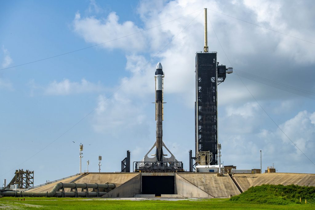 SpaceX Falcon 9 rocket and Dragon spacecraft for 23rd commercial resupply services mission 