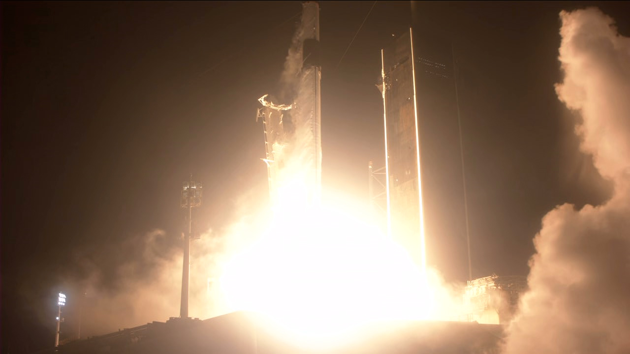 SpaceX's Falcon 9 rocket launches from Kennedy Space Center’s Launch Complex 39A in Florida, on Dec. 21, 2021. This launch marks the company’s 24th commercial resupply services mission for NASA. Photo credit: NASA