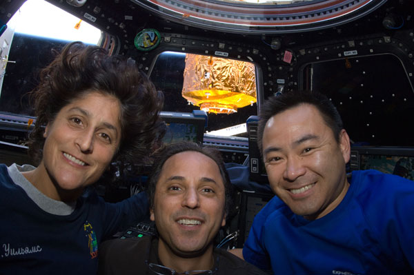 ISS032-E-010700: Flight Engineers Suni Williams, Joe Acaba and Aki Hoshide