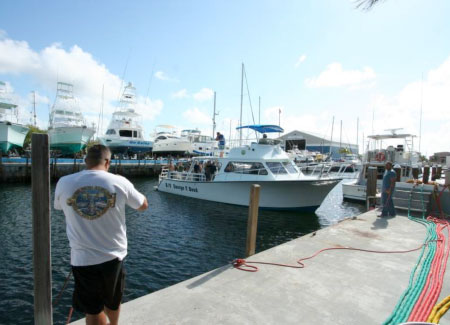 Crew and support divers return home