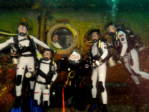 The NEEMO 16 crew's underwater portrait